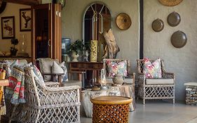 Kambaku River Lodge